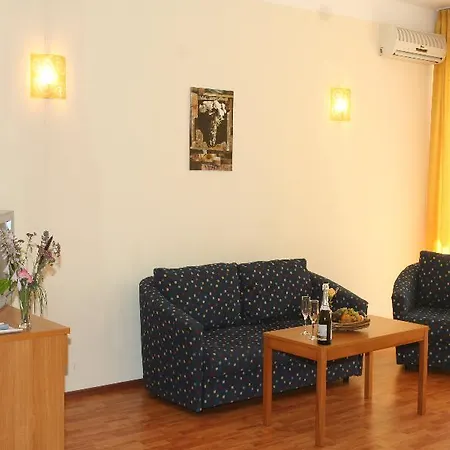 Joya Park Златни пясъци